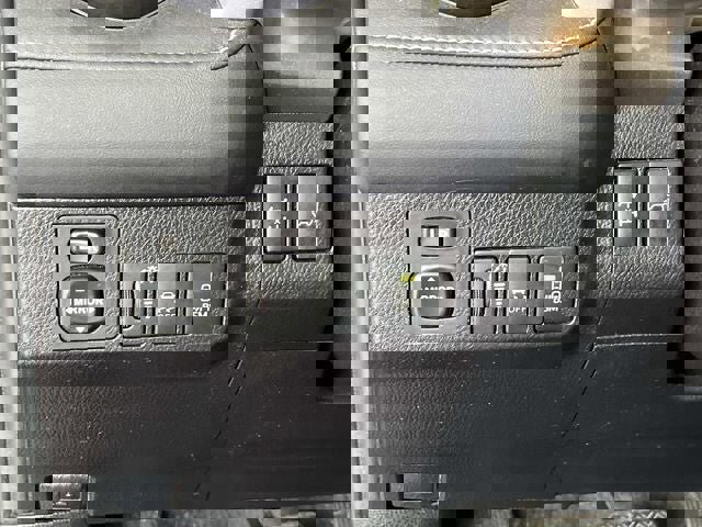 Used 2015 Toyota RAV4 Limited w/ Technology Package image 30