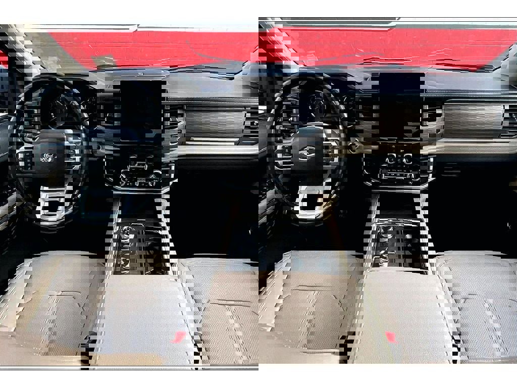 Used 2024 Ford Expedition Limited image 16