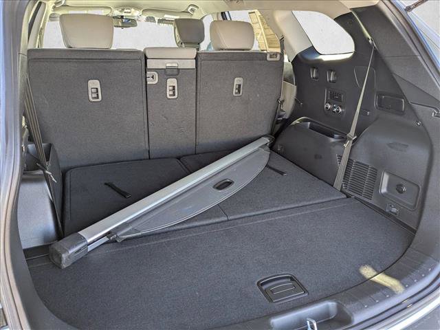 Used 2018 Hyundai Santa Fe SE w/ Cargo Package image 6