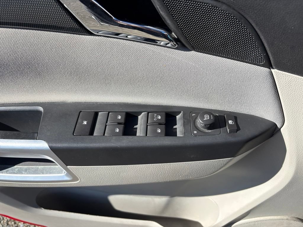 Used 2009 Saturn Vue XR FWD image 16
