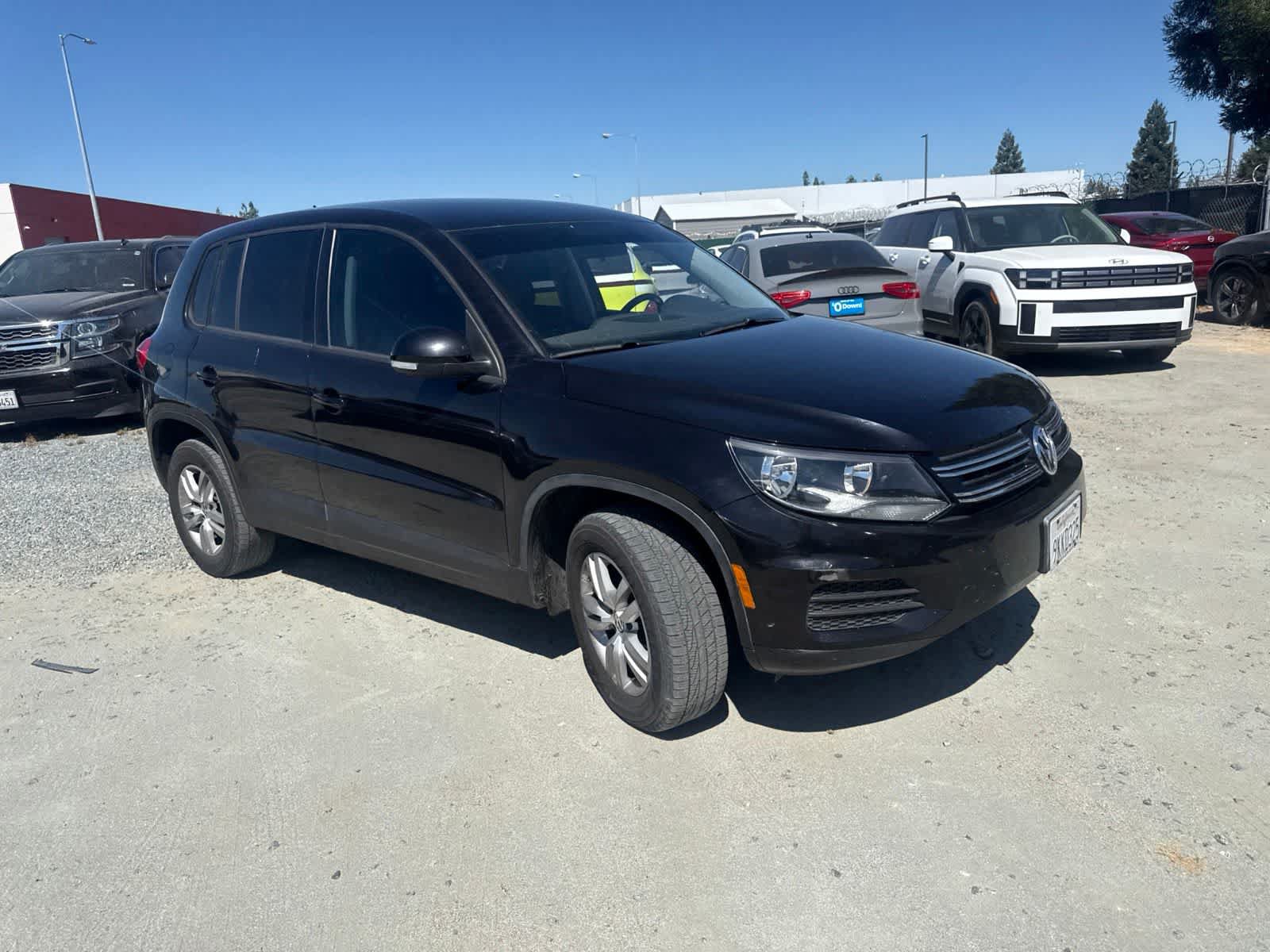 Used 2012 Volkswagen Tiguan S FWD image 3