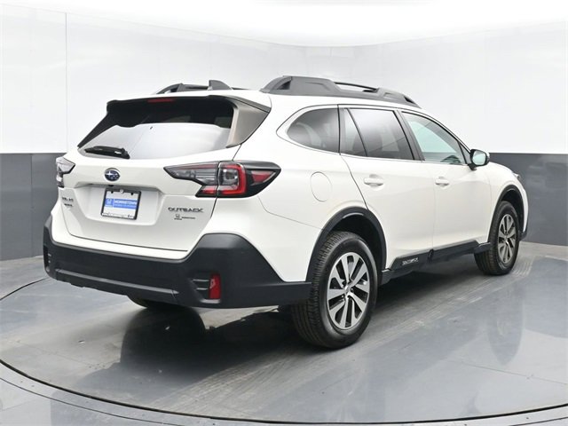 Used 2022 Subaru Outback Premium image 10