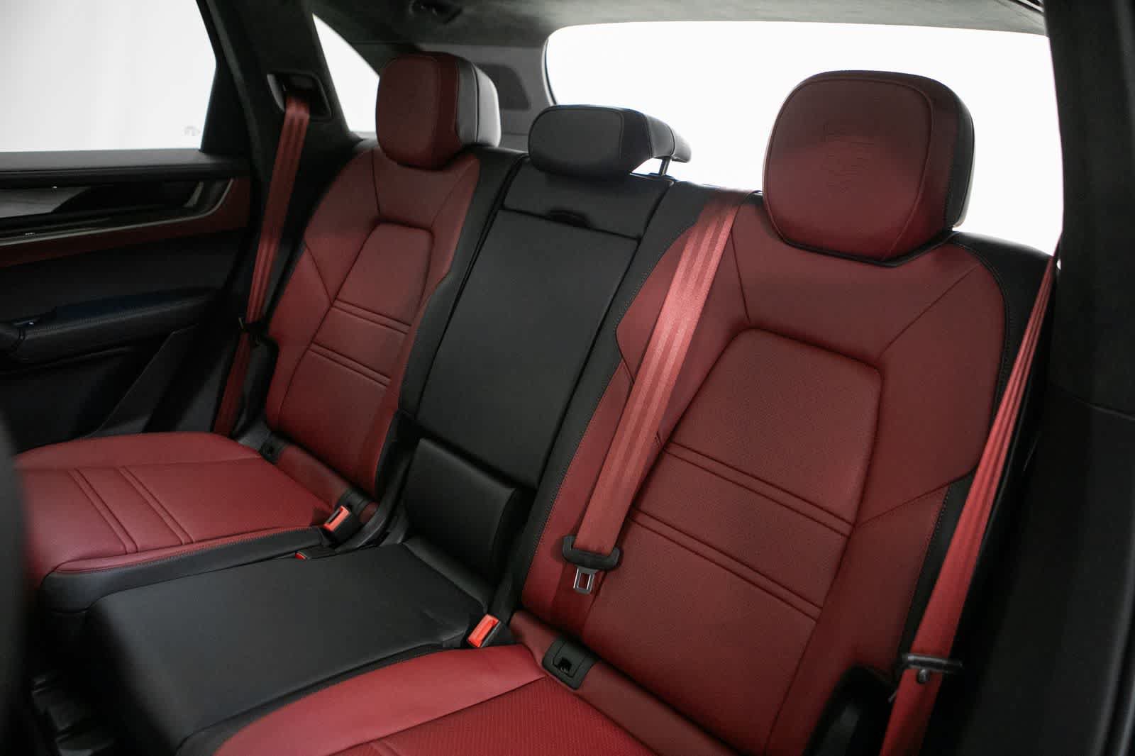 New 2026 Porsche Cayenne Turbo AWD/4WD image 38