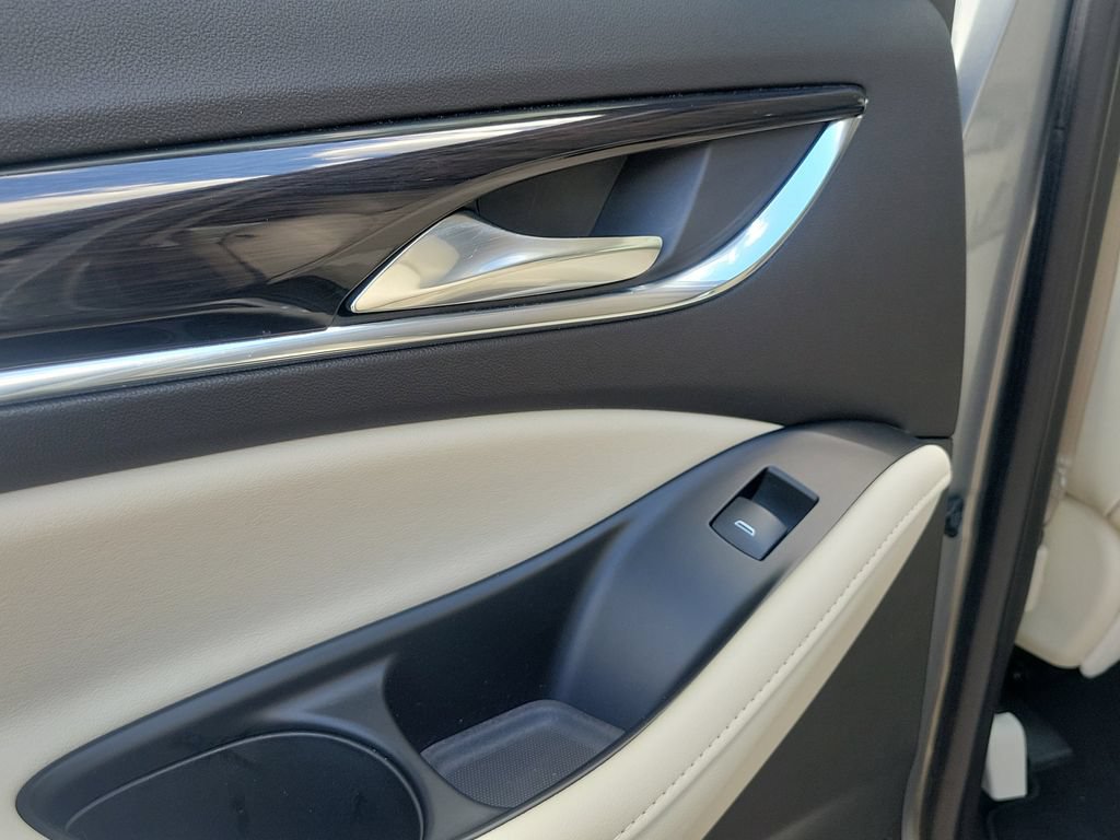 Used 2023 Buick Enclave Essence FWD image 17