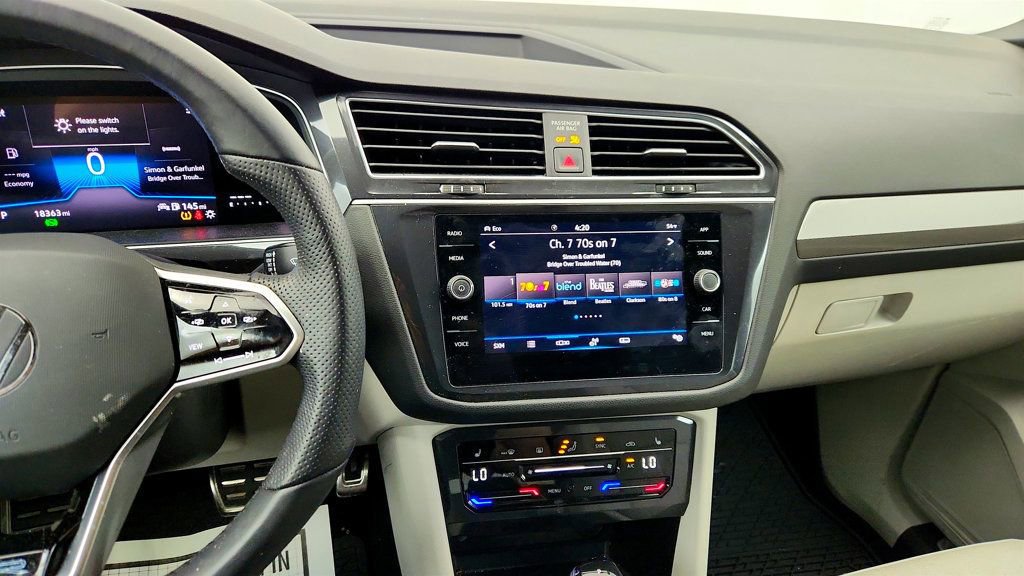 Used 2024 Volkswagen Tiguan SE R-Line AWD/4WD image 18