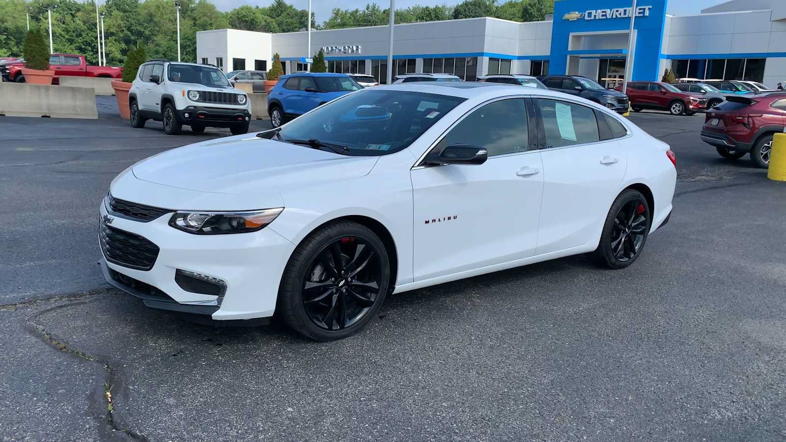 Certified 2018 Chevrolet Malibu LT w/ Redline Edition FWD image 4