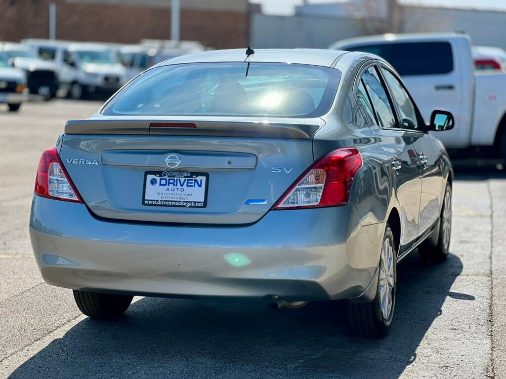 Used 2013 Nissan Versa SV FWD image 30