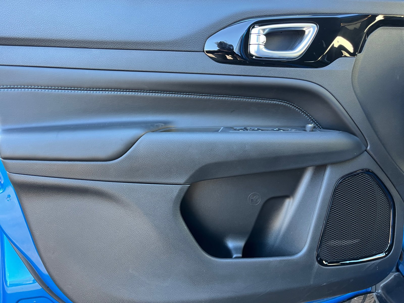 New 2026 Jeep Compass Latitude image 15