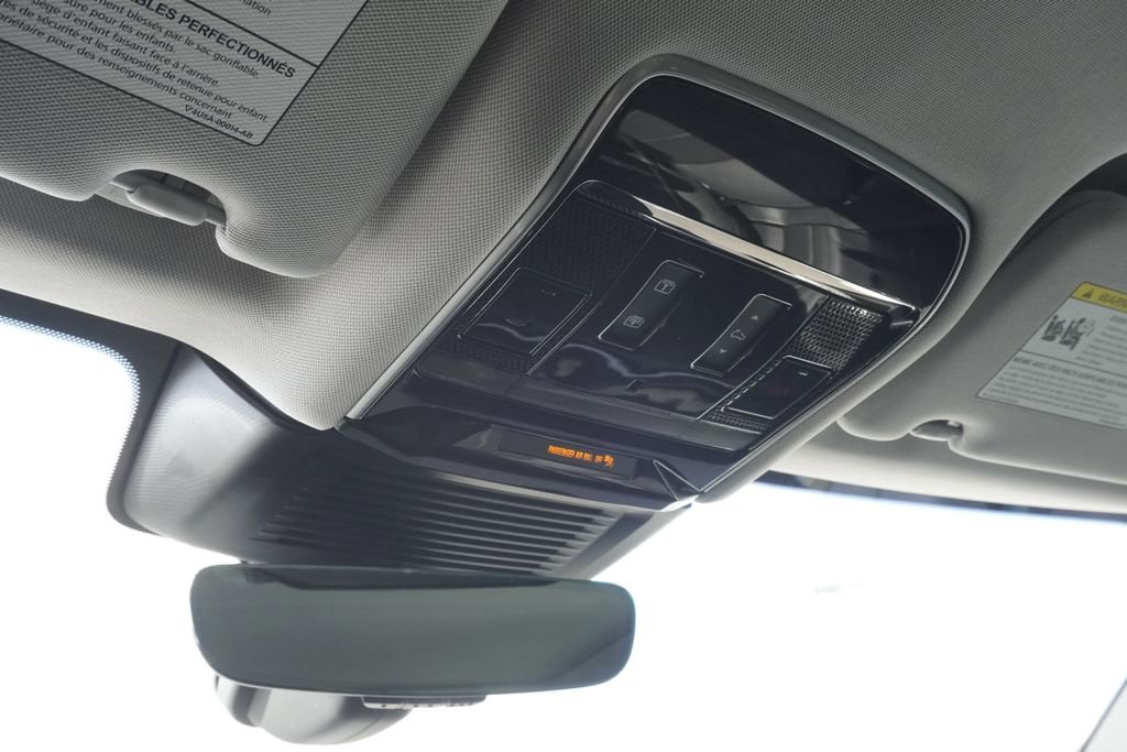 Used 2023 Land Rover Range Rover Sport SE image 16