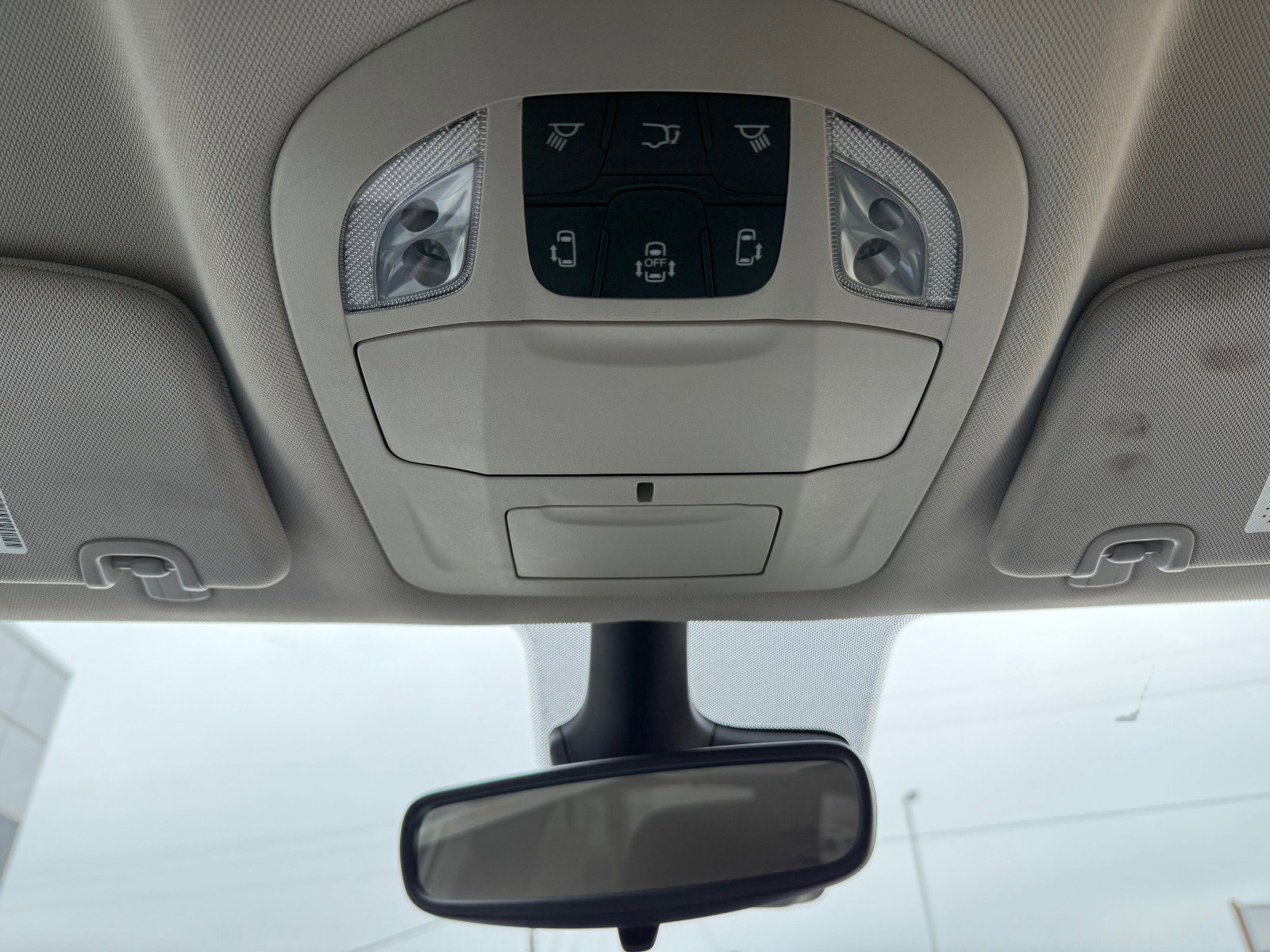 Used 2024 Chrysler Pacifica Touring-L image 27