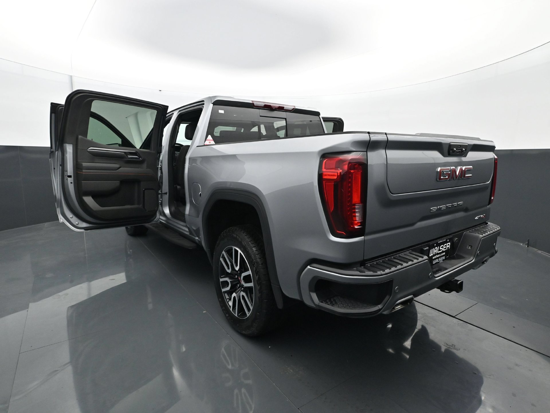 Used 2024 GMC Sierra 1500 AT4 w/ Technology Package AWD/4WD image 33