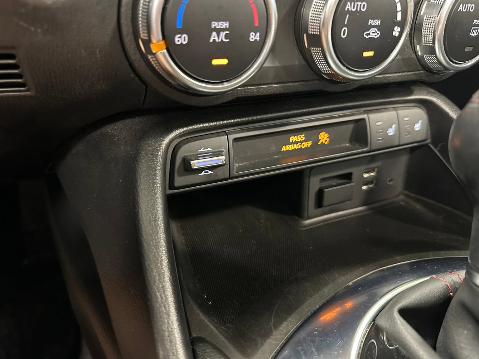 Used 2019 MAZDA MX-5 Miata RF Grand Touring RWD image 29