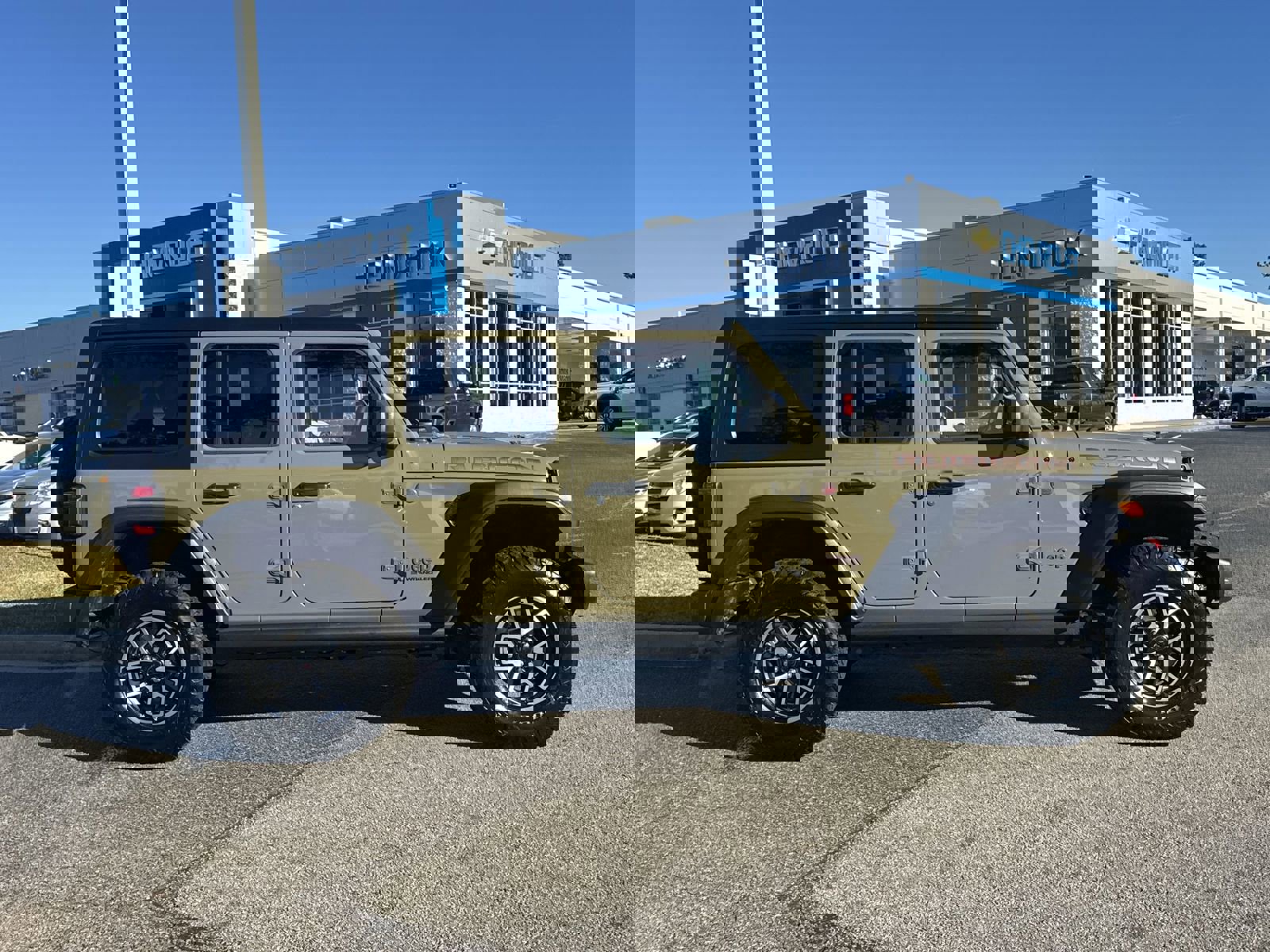 Used 2025 Jeep Wrangler Unlimited Rubicon image 11