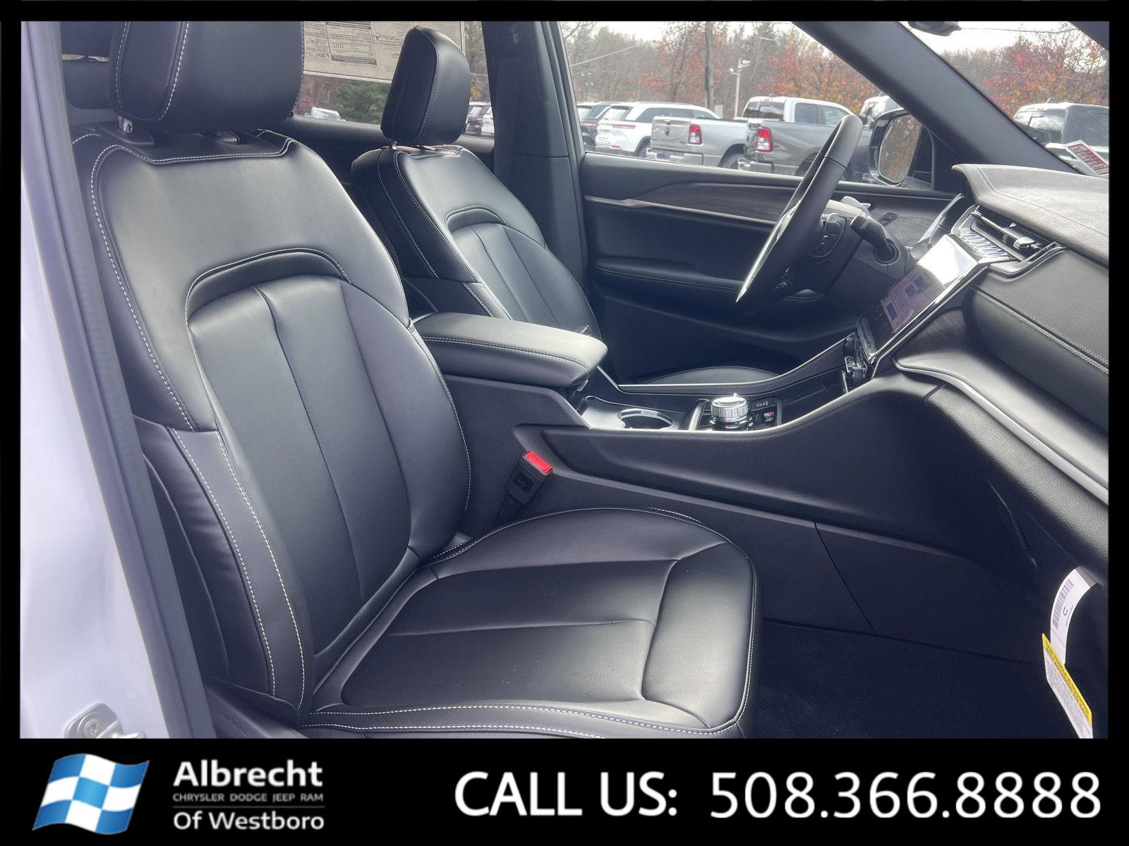 New 2025 Jeep Grand Cherokee Limited image 16