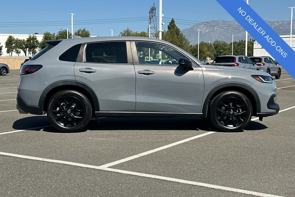 Used 2023 Honda HR-V Sport image 3
