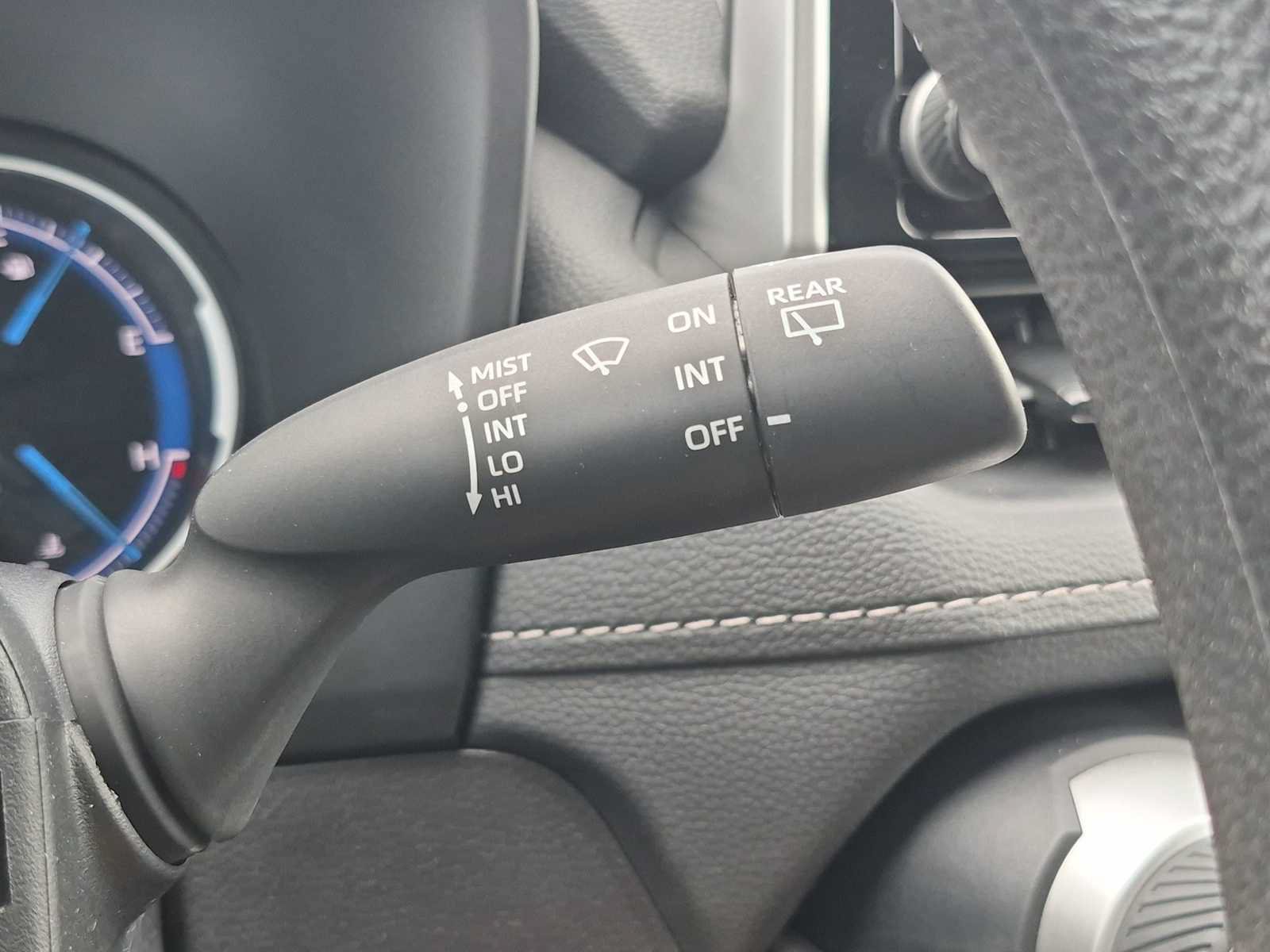 Used 2025 Toyota RAV4 LE AWD/4WD image 24