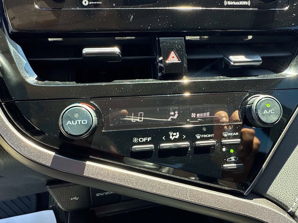 Used 2021 Toyota Camry SE FWD image 23