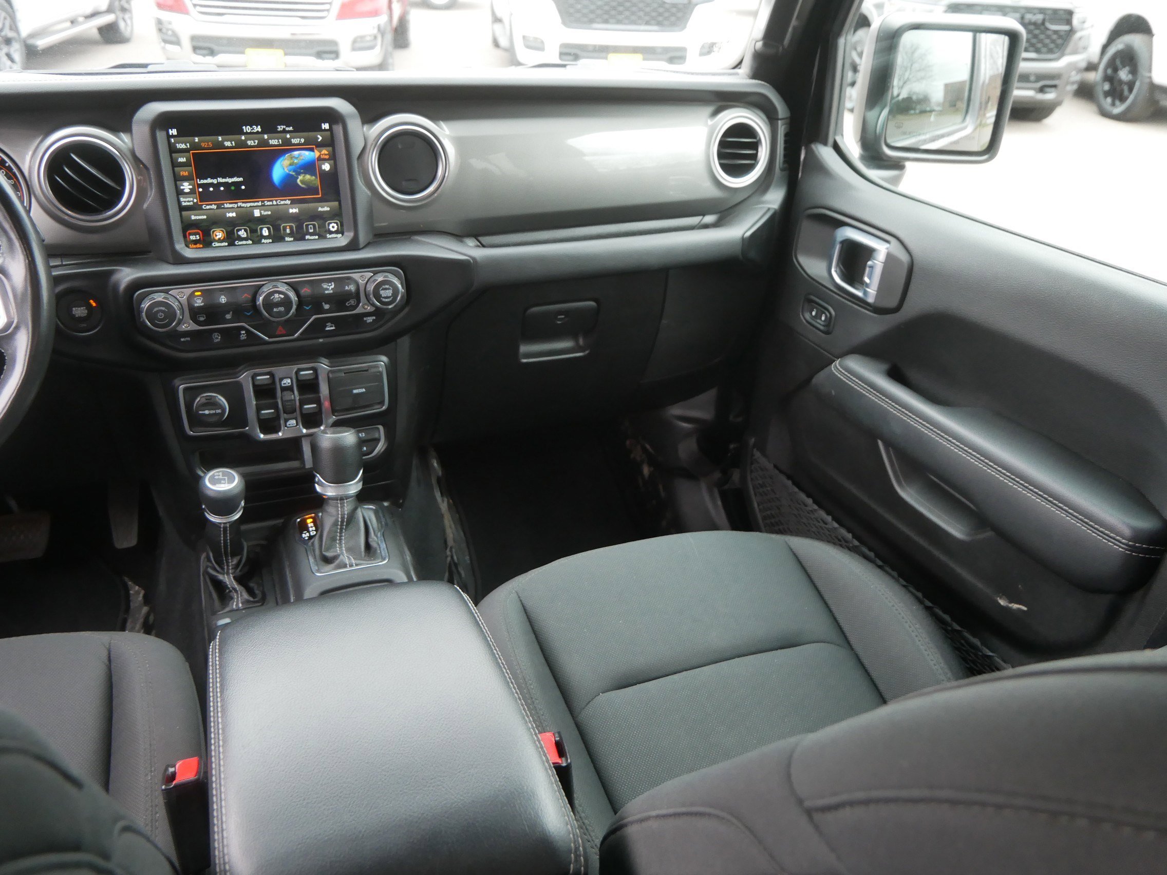 Used 2022 Jeep Gladiator Overland w/ Cold Weather Group image 11