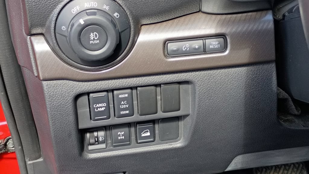 Used 2023 Nissan Titan PRO-4X w/ Pro-4x Convenience Package AWD/4WD image 24