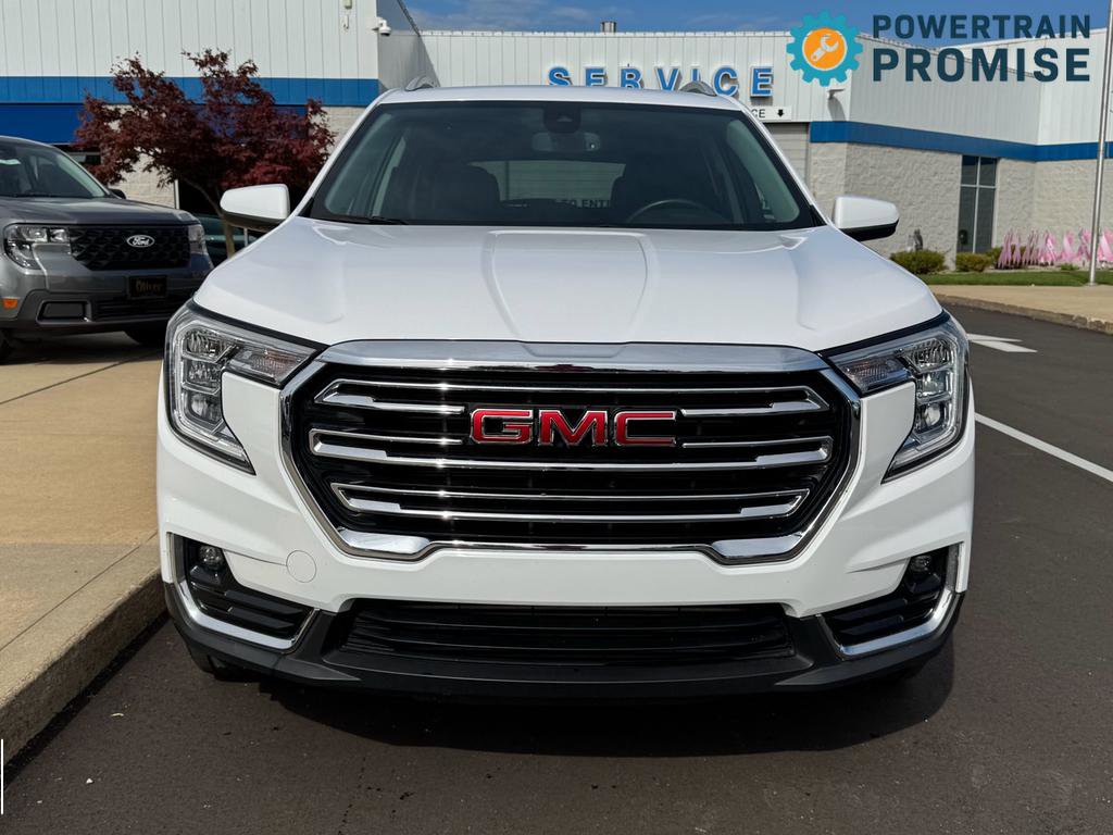 Used 2023 GMC Terrain SLT image 2