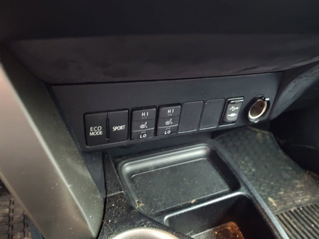 Used 2013 Toyota RAV4 Limited AWD/4WD image 12