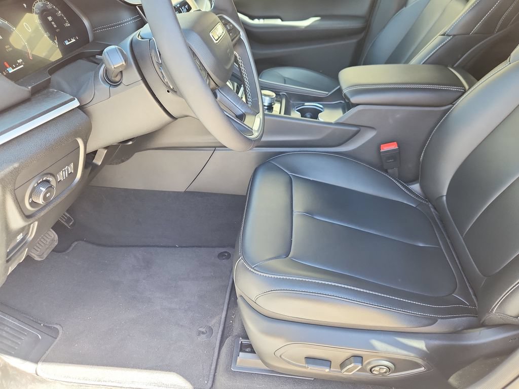 New 2026 Jeep Grand Cherokee Limited w/ Limited Altitude Package AWD/4WD image 7