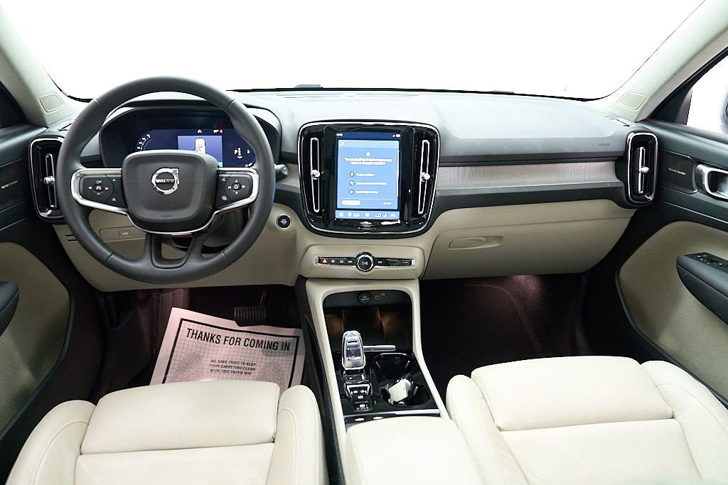 Used 2023 Volvo XC40 B5 Ultimate w/ Protection Package Premier AWD/4WD image 26