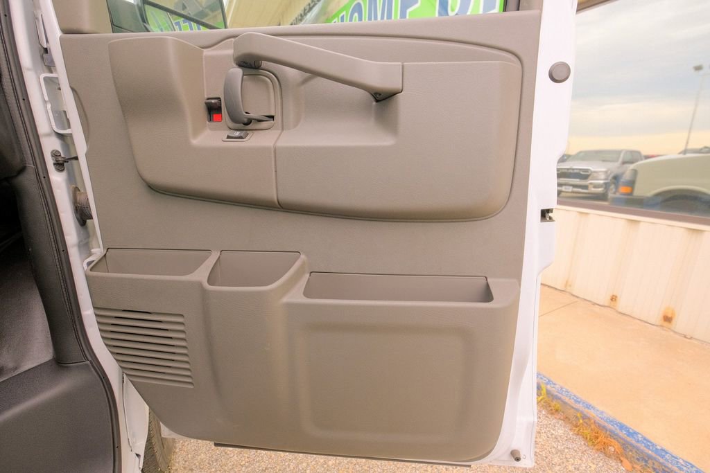 Used 2025 Chevrolet Express 2500 w/ Driver Convenience Package image 15
