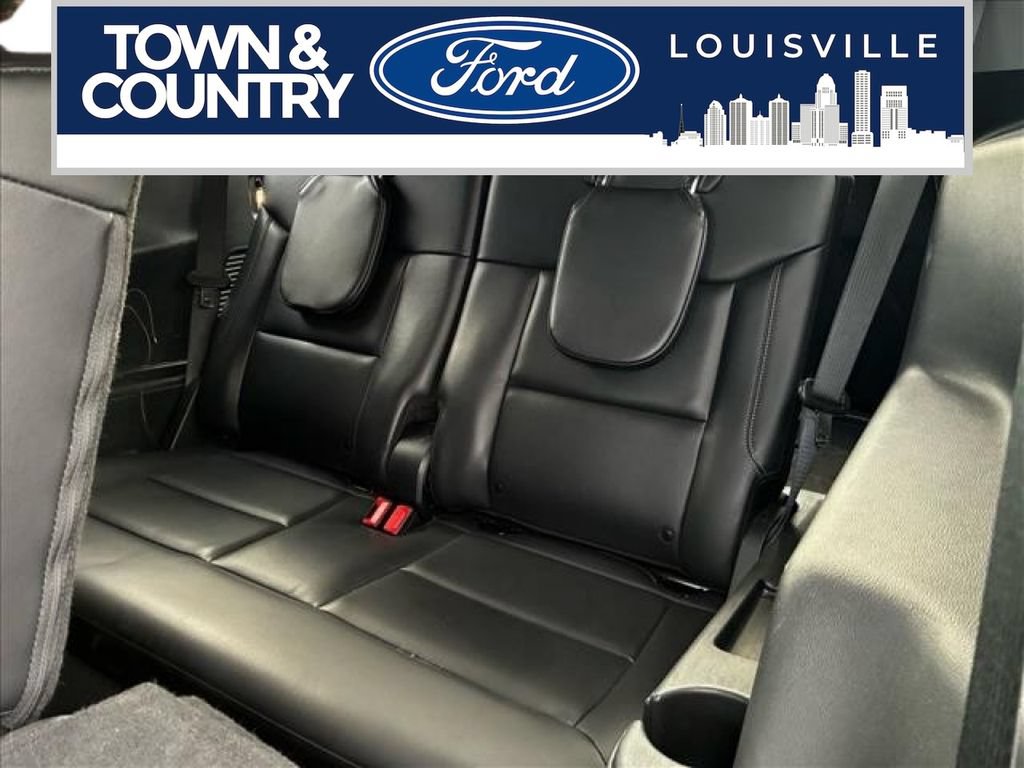 Used 2024 Ford Explorer XLT w/ Equipment Group 202A AWD/4WD image 24