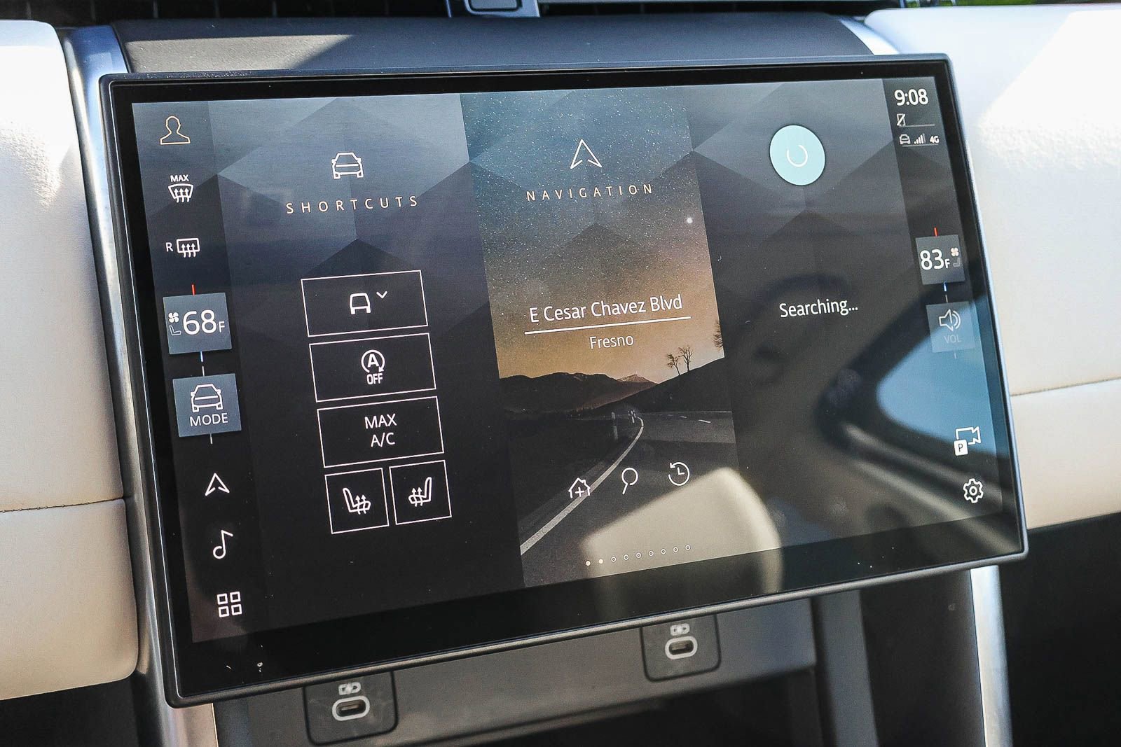 Used 2025 Land Rover Discovery Sport S image 39