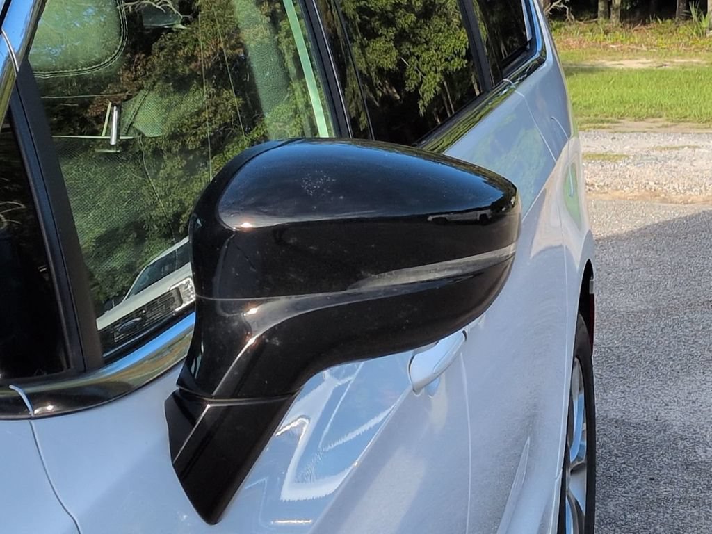 Used 2026 Chrysler Pacifica Limited FWD image 12