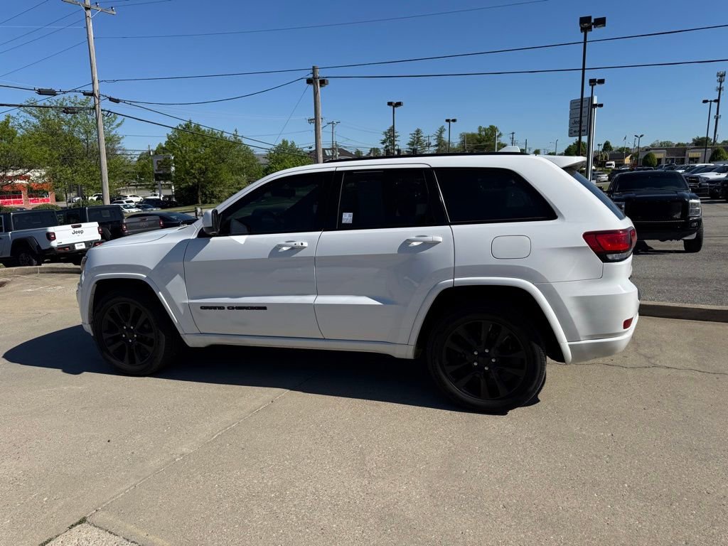Used 2019 Jeep Grand Cherokee Altitude image 8