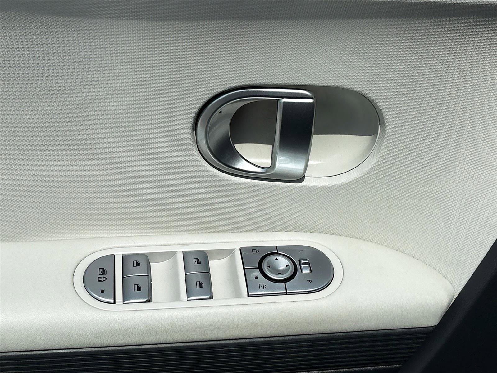 Used 2024 Hyundai Ioniq 5 SE RWD image 18