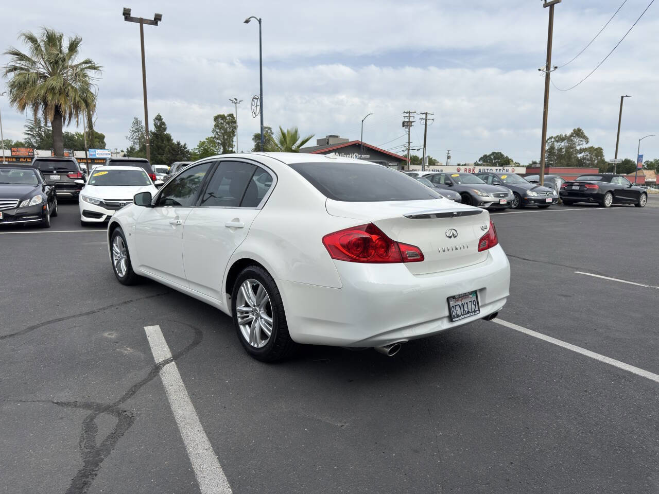 Used 2015 INFINITI Q40 RWD image 5