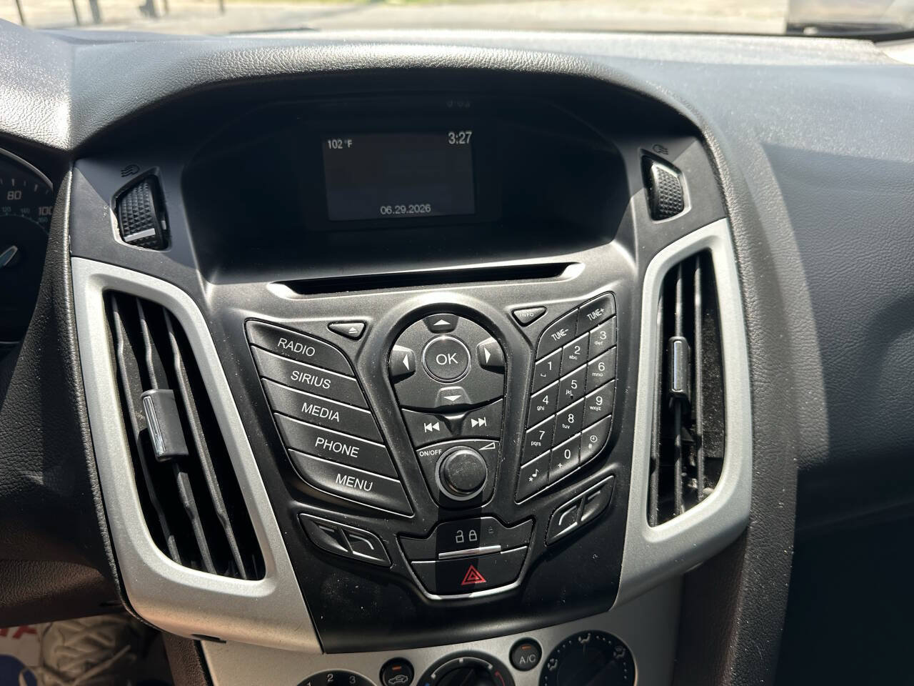 Used 2014 Ford Focus SE w/ Equipment Group 201A FWD image 13