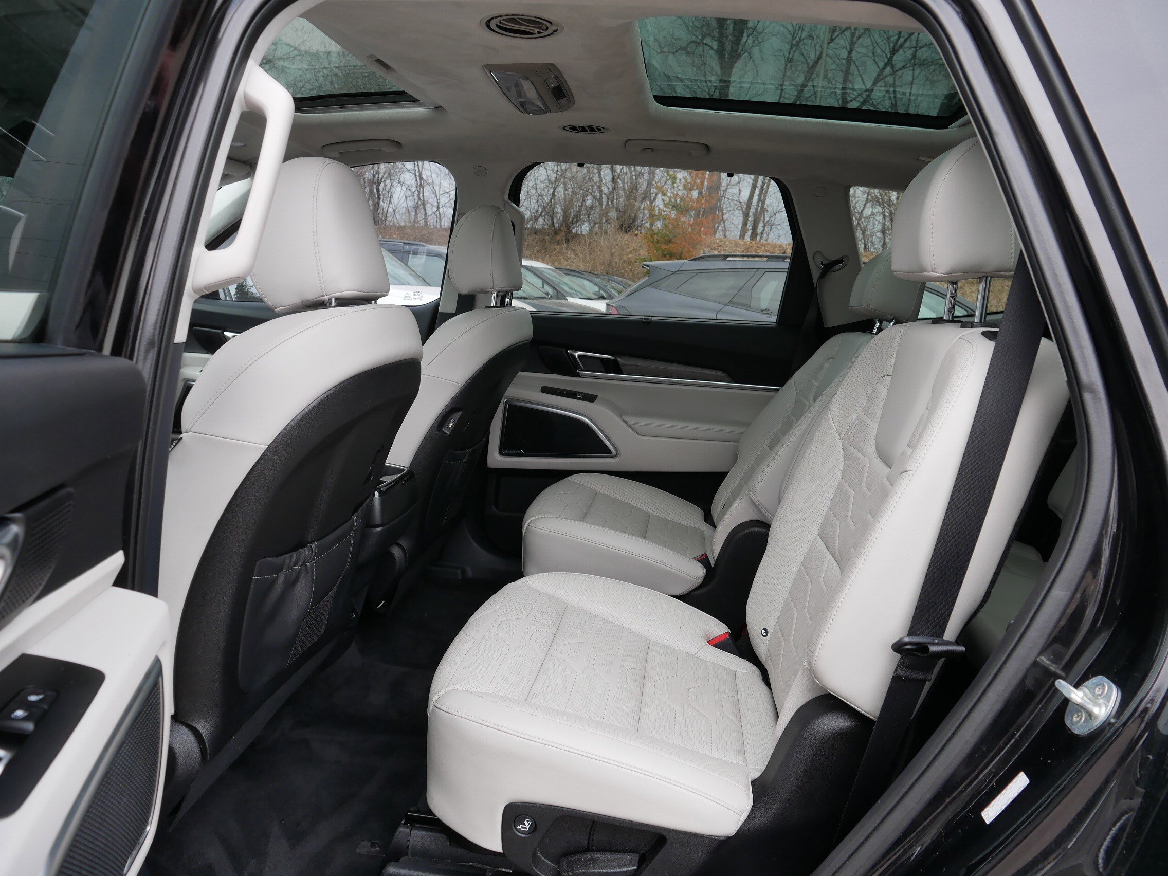 Certified 2021 Kia Telluride SX w/ SX Prestige Package AWD/4WD image 35