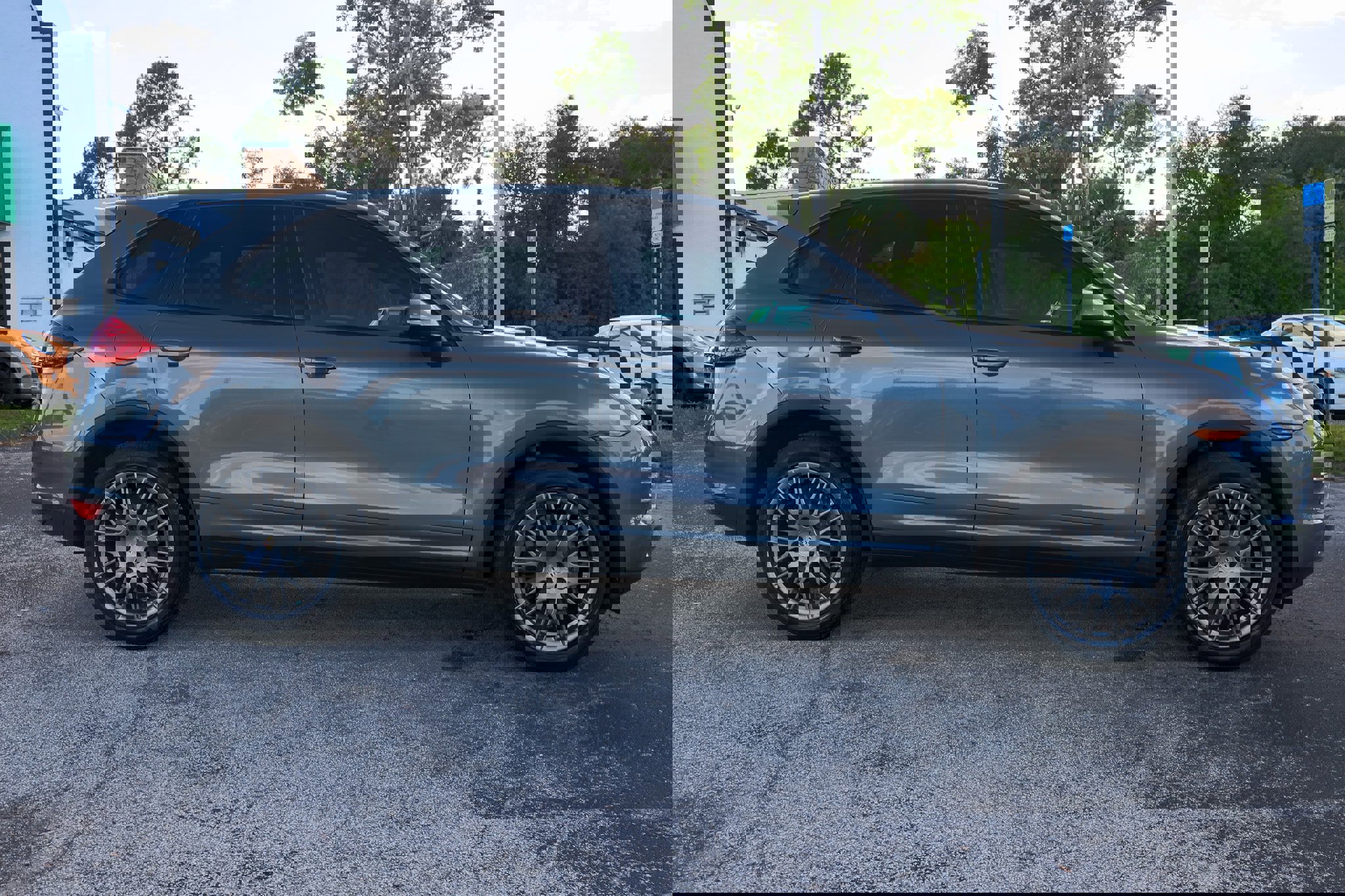 Used 2014 Porsche Cayenne Platinum Edition image 18