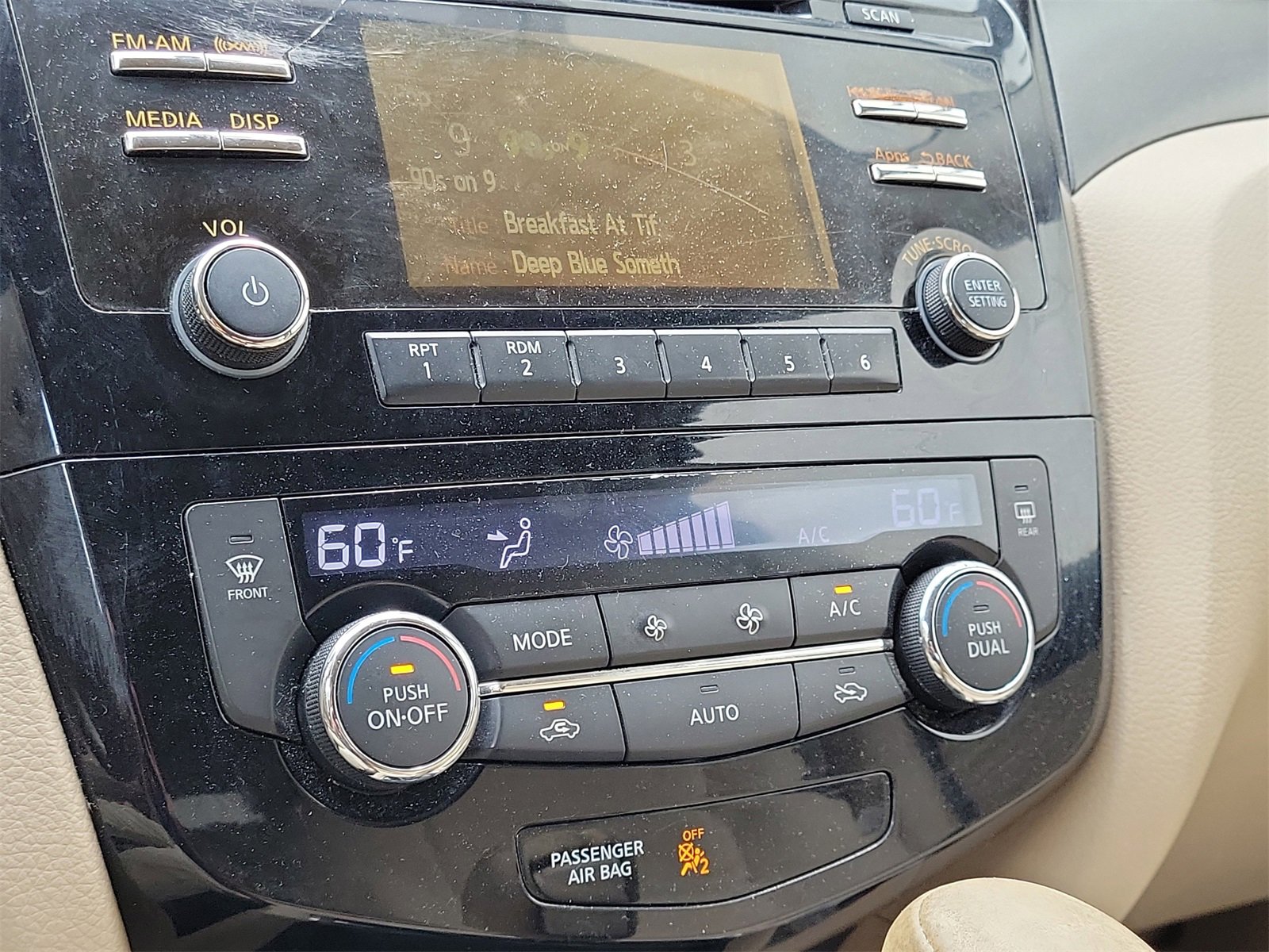 Used 2015 Nissan Rogue SV image 23