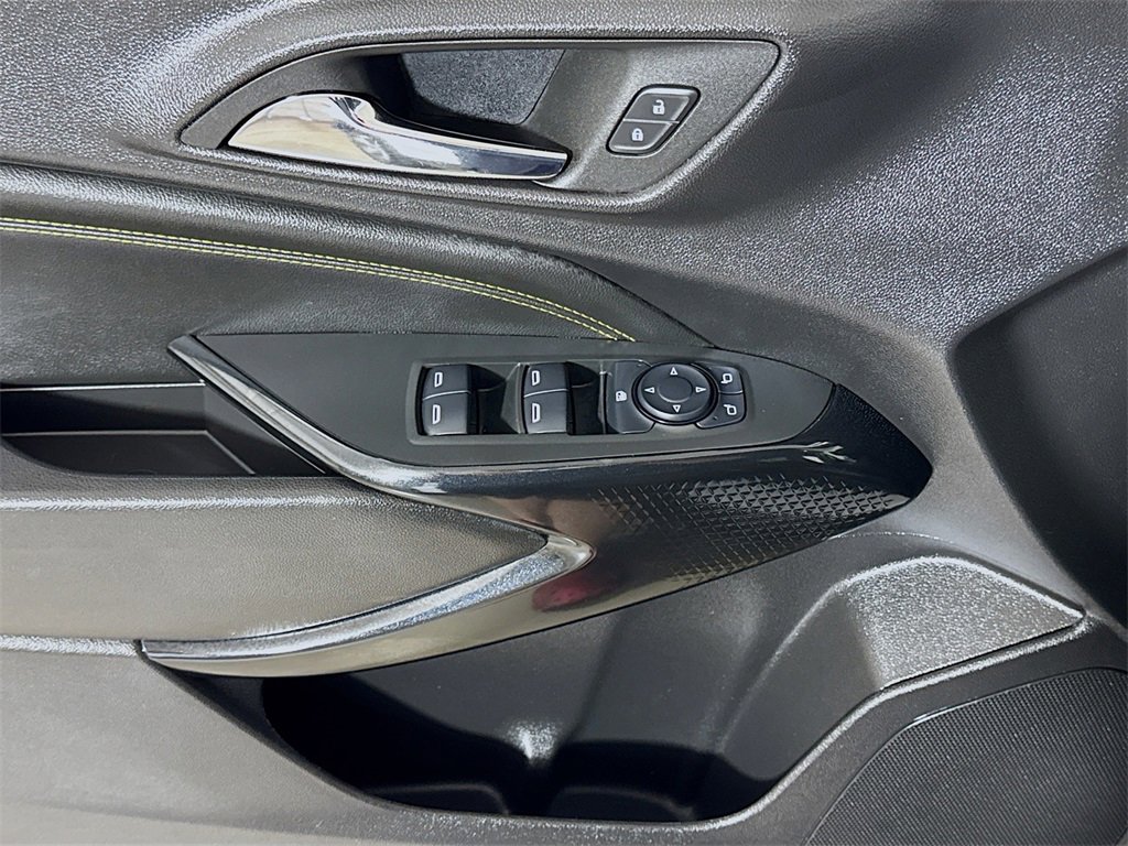 Used 2024 Chevrolet Trax LT image 15