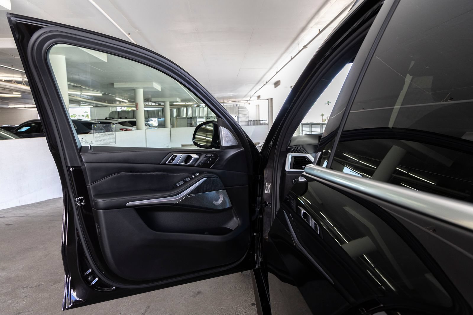 Used 2023 BMW ALPINA XB7 AWD/4WD image 16
