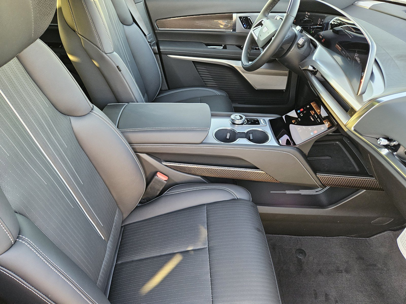 New 2027 Cadillac Vistiq Sport AWD/4WD image 10