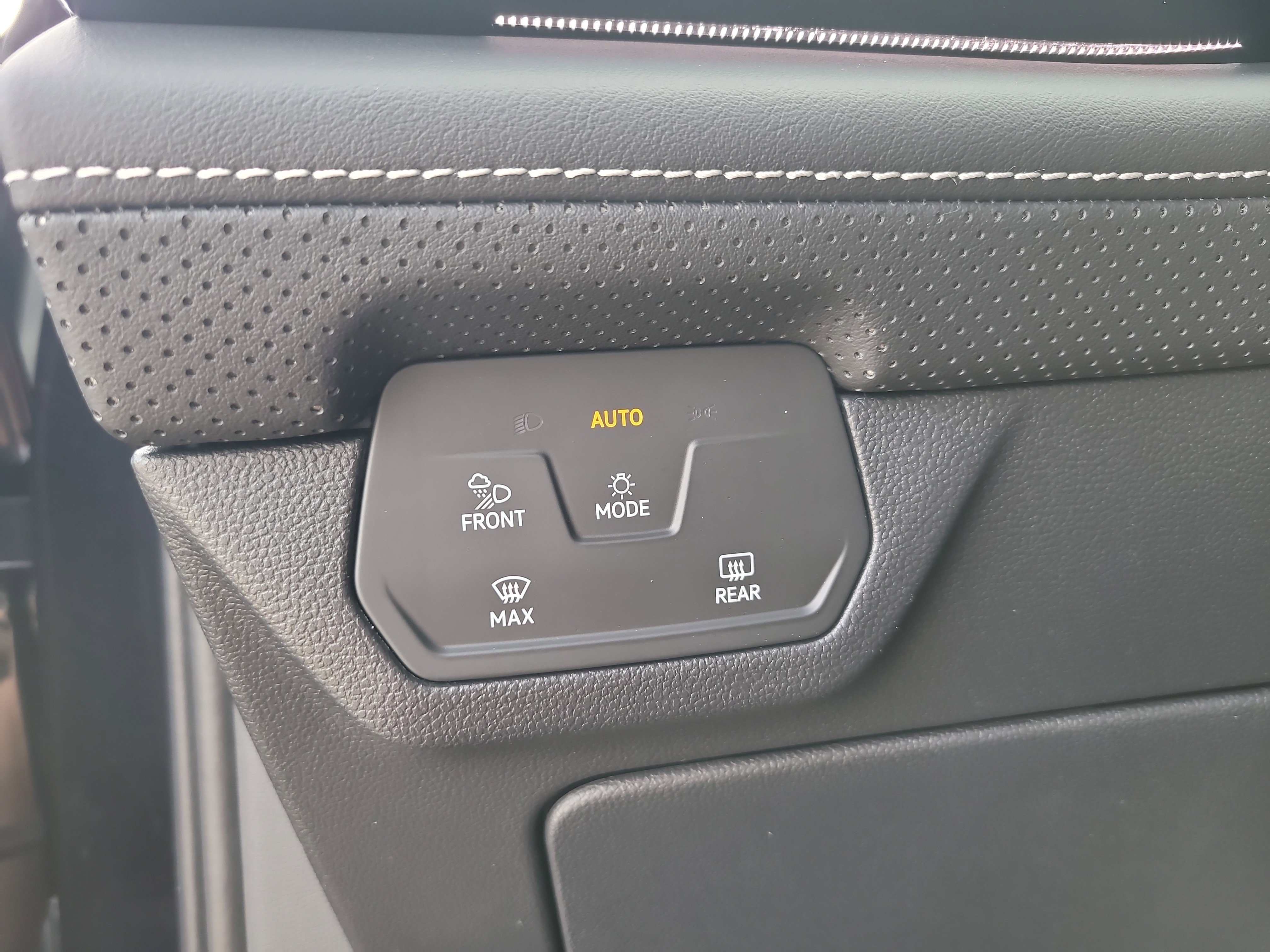 New 2026 Volkswagen Atlas SEL Premium R-Line image 32