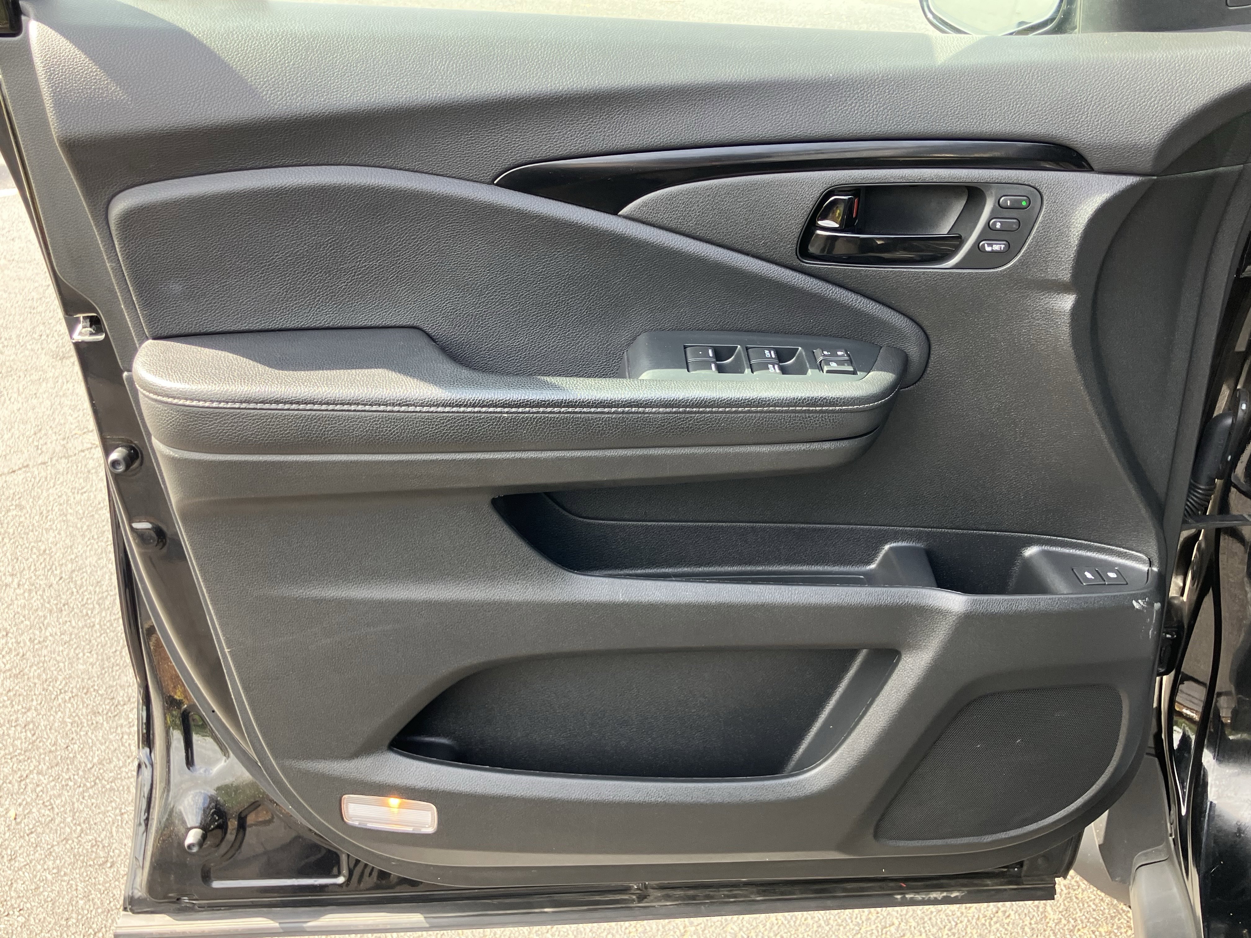 Used 2023 Honda Passport Elite image 14