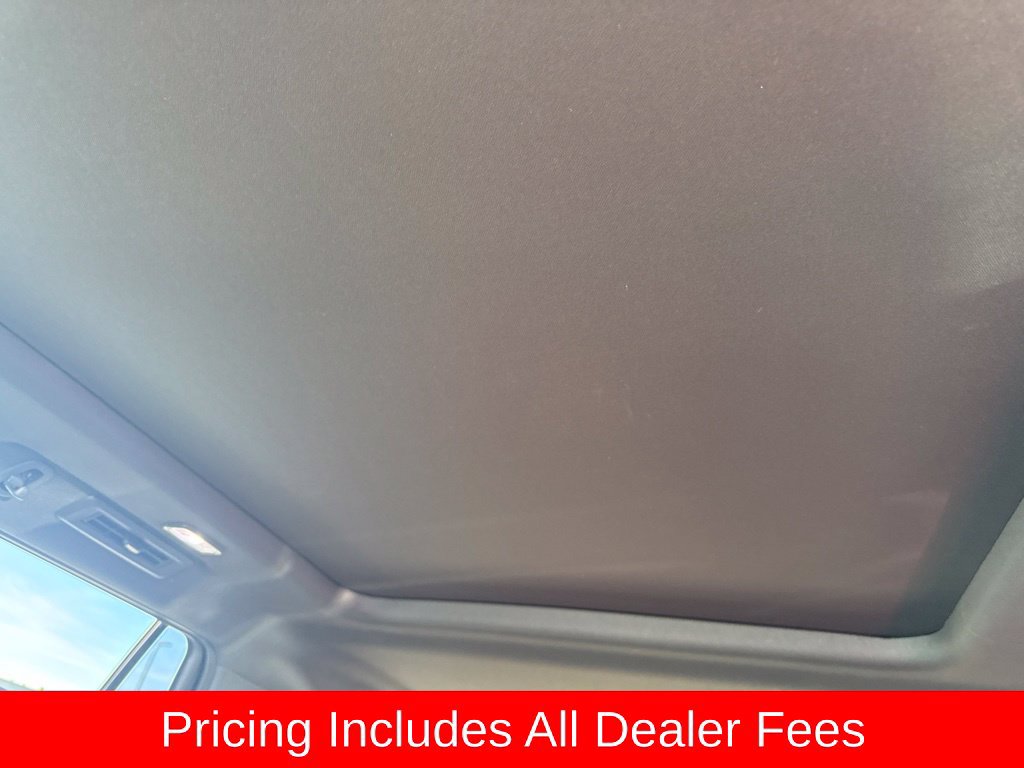 Used 2023 GMC Yukon SLT AWD/4WD image 6