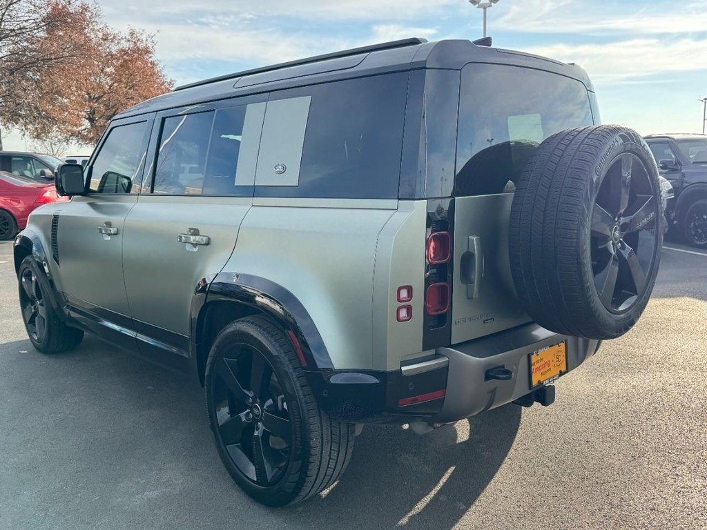 Used 2022 Land Rover Defender 110 X-Dynamic HSE image 5