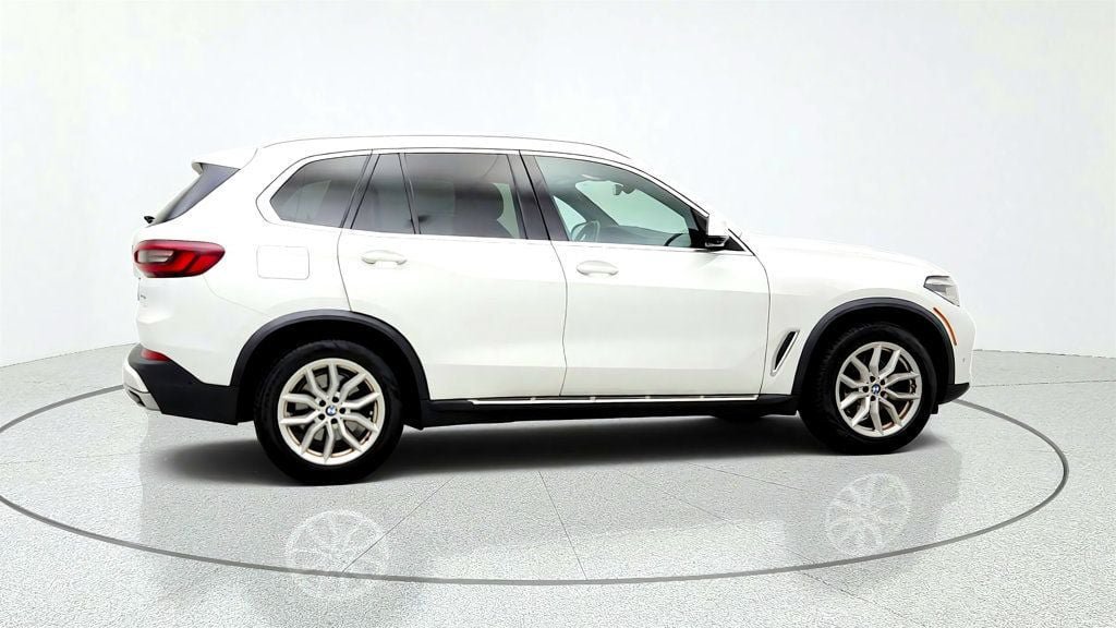 Used 2021 BMW X5 xDrive40i w/ Convenience Package AWD/4WD image 4