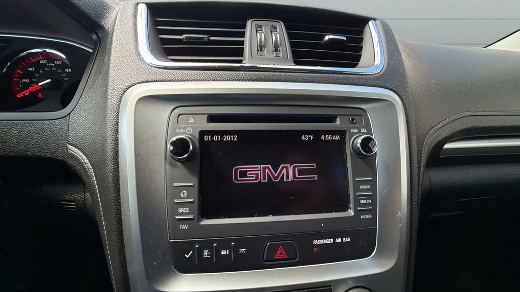Used 2016 GMC Acadia SLE image 19