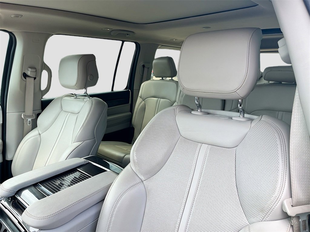 Used 2023 Jeep Wagoneer 4WD w/ Premium Group I image 22