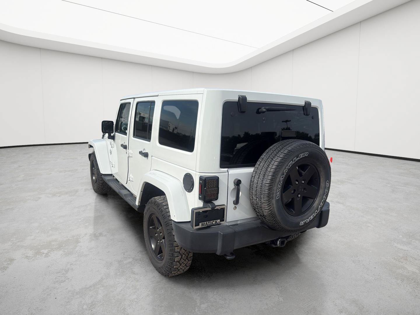 Used 2012 Jeep Wrangler Unlimited Sahara AWD/4WD image 6