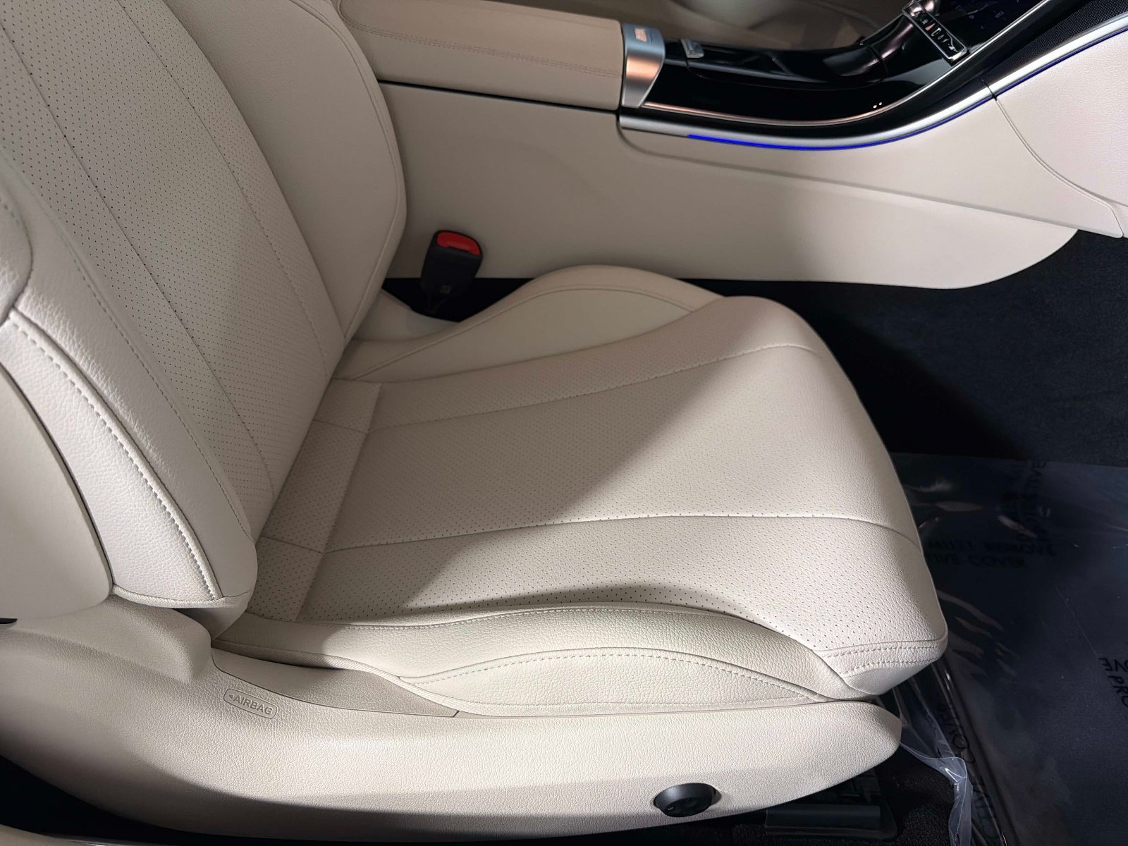 Used 2024 Mercedes-Benz CLE 300 4MATIC Coupe image 23